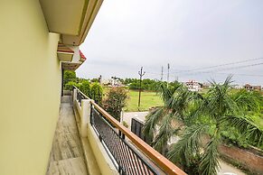 Fabhotel Kriti Green