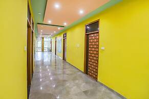 Fabhotel Kriti Green