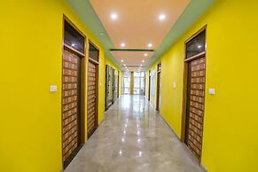 Fabhotel Kriti Green