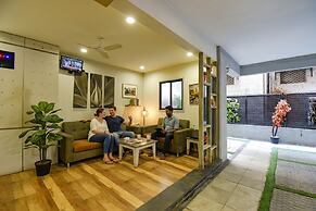 FabHotel Royce Studio