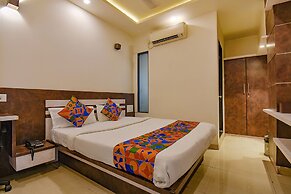 FabHotel Royce Studio