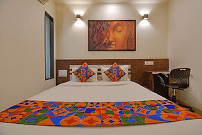 FabHotel Royce Studio