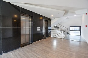 FabHotel Alpha Center