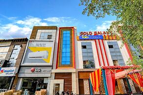 Fabhotel Gold Galaxy