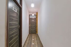 Fabhotel Gold Galaxy