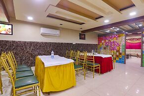 Fabhotel Gold Galaxy