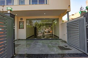 FabHotel Starlight Sanctuary