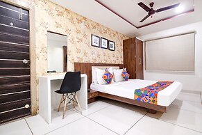 Fabhotel Shree Ram Palace