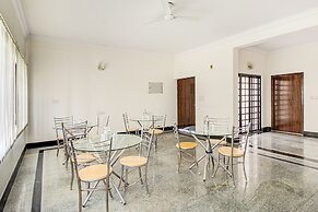 Fabhotel Emara Grand