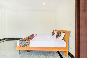 Fabhotel Emara Grand