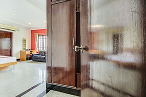 Fabhotel Emara Grand