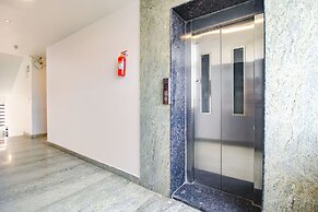 Fabhotel Corner Courtyard