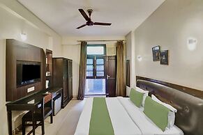 FabExpress Lloyd House