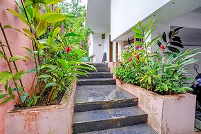 Fabhotel Vardhan House