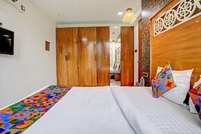 Fabhotel Vardhan House