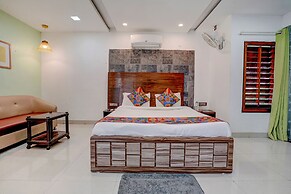 Fabhotel Vardhan House