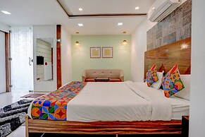 Fabhotel Vardhan House