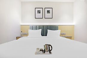 Fabhotel Oasis Yellow Courtyard