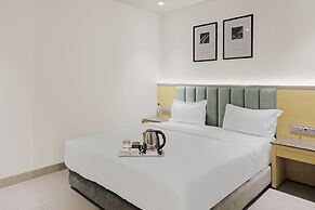 Fabhotel Oasis Yellow Courtyard