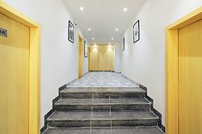 Fabhotel Oasis Yellow Courtyard