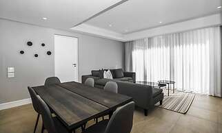 Remarkable 2-bed Apartment in Johannesburg