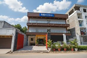Fabhotel Premium Kashi
