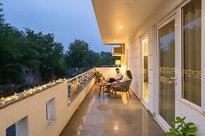 Fabhotel White House Bnb
