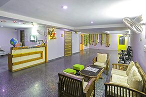 Fabhotel White House Bnb
