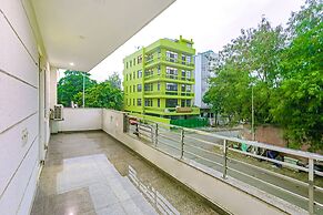 Fabhotel White House Bnb