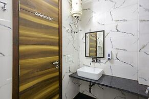 Fabhotel White House Bnb