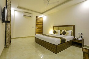 Fabhotel White House Bnb