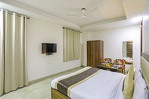 Fabhotel White House Bnb