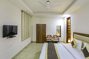 Fabhotel White House Bnb