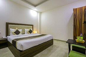 Fabhotel White House Bnb