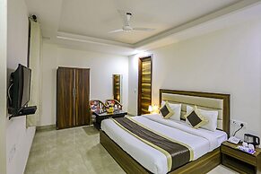 Fabhotel White House Bnb
