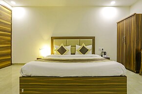 Fabhotel White House Bnb