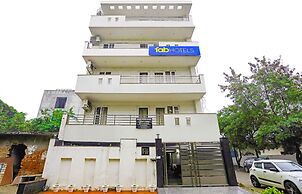Fabhotel White House Bnb