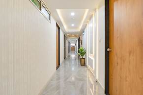 Fabhotel Crystal