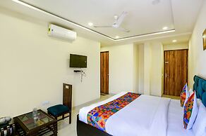 Fabhotel Shiv Rachna