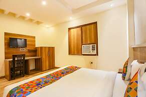 Fabhotel Royal Touch