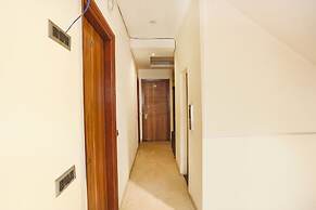 Fabhotel Royal Touch