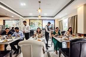 Fabhotel Bmk Grand