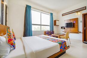 FabHotel Emirates Suites