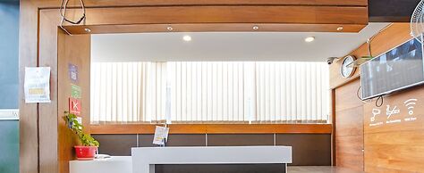 FabHotel Emirates Suites