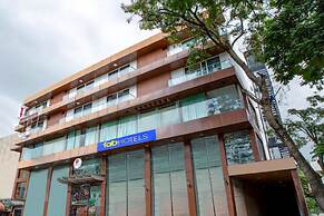 FabHotel Emirates Suites