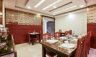 FabHotel Emirates Suites