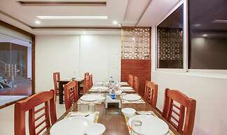 FabHotel Emirates Suites