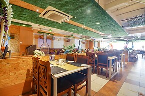 FabHotel Aamantran & Banquet Halls