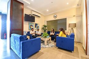 Fabhotel High Rise