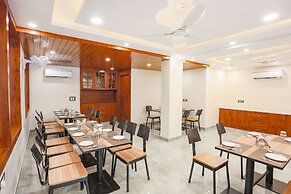 Fabhotel Golf Inn Golf course Road Gurugram